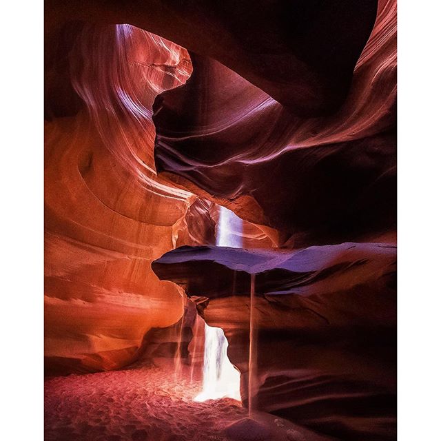 The Sands of Time. . What an incredible place to witness with your own eyes. Too many photos from this place to share. We had the pleasure of catching the canyon at the perfect time of day to witness the elusive canyon light beams cutting through the canyon walls. . Can you imagine walking into this canyon own your own, while just out exploring new places, without any knowledge of what it is or what it may mean to your life or existence. Finding it before it was found. . Would be an incredible feeling I am sure. #SOGknives #TakePoint #SOGadventurer